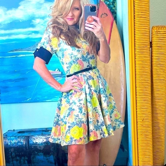 💛Closet of London,Excellent Mod Dress, Zippered Back,Gold Shimmer Throughout,6 - Picture 4 of 13